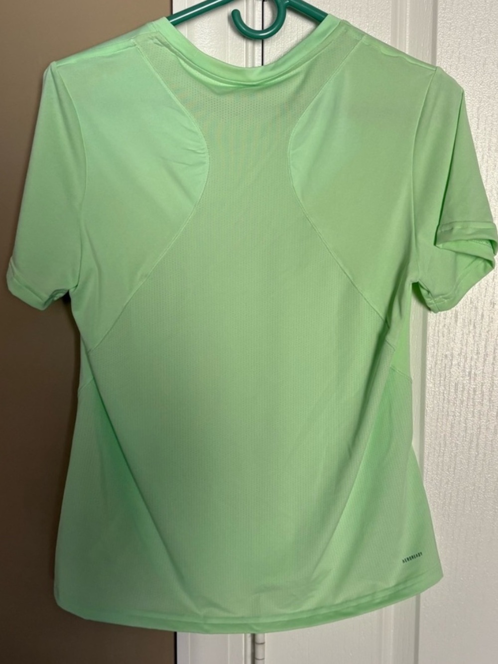 NWT adidas Women's Training T-Shirt. Size Small. - Picture 4 of 5